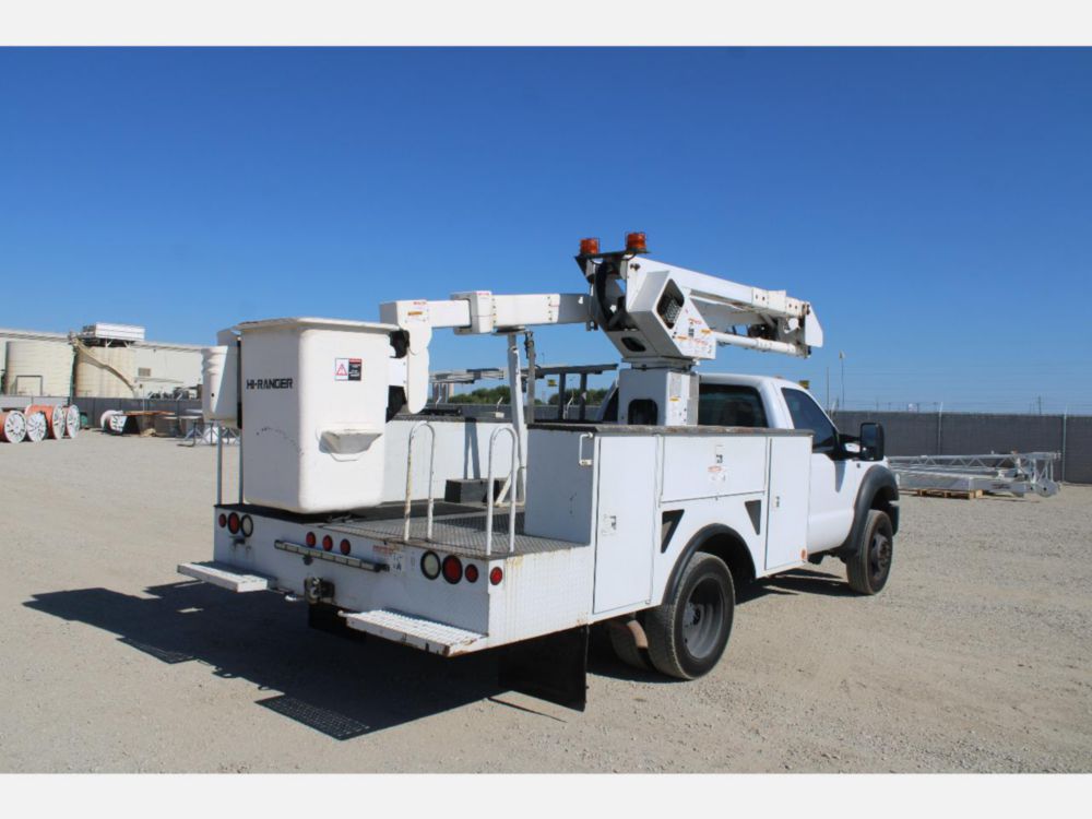 2016 Ford F-550 4x2 Terex LT-40 Bucket Truck