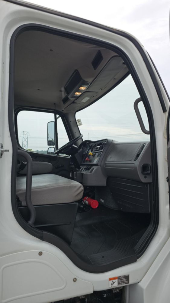 2020 Freightliner M2106 4x4 C&C