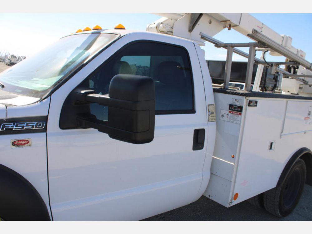 2016 Ford F-550 4x2 Terex LT-40 Bucket Truck