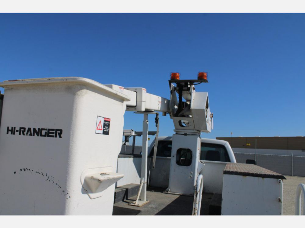 2016 Ford F-550 4x2 Terex LT-40 Bucket Truck