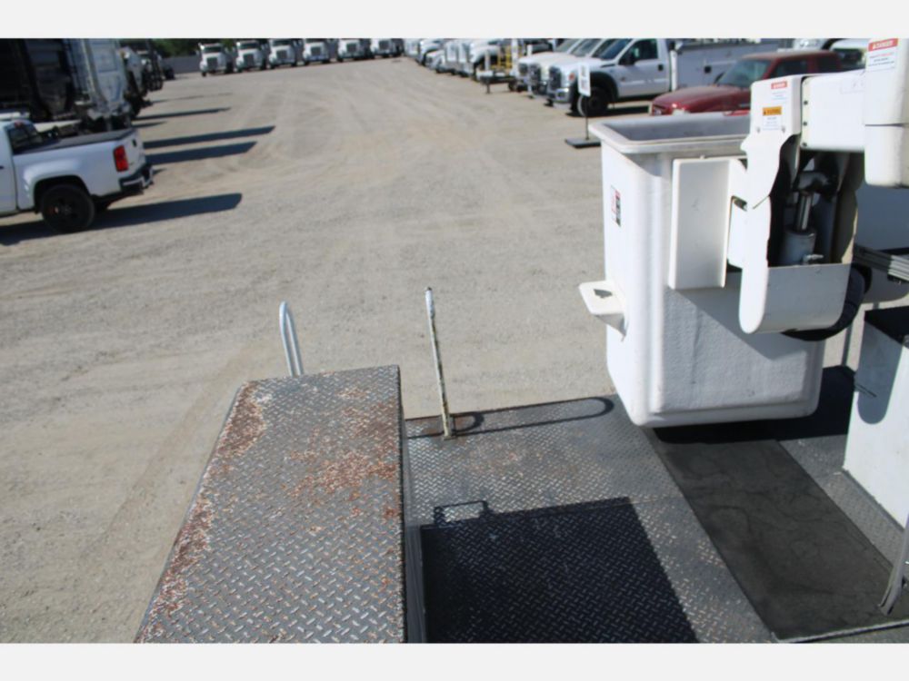 2016 Ford F-550 4x2 Terex LT-40 Bucket Truck
