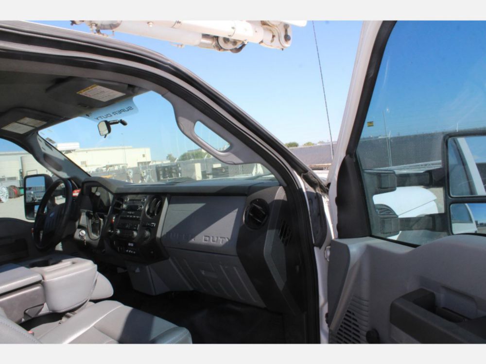 2016 Ford F-550 4x2 Terex LT-40 Bucket Truck