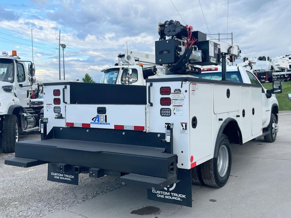 2024 Chevrolet 3500 4x4 Load King Stinger 3215EH Service Truck