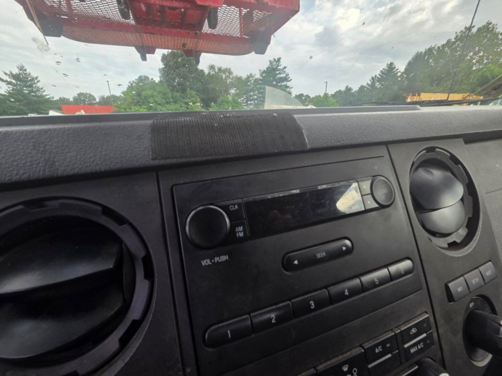 2015 Ford F-750 4x2 Elliott L-60R "Rail Gear Equipped" Aerial Truck