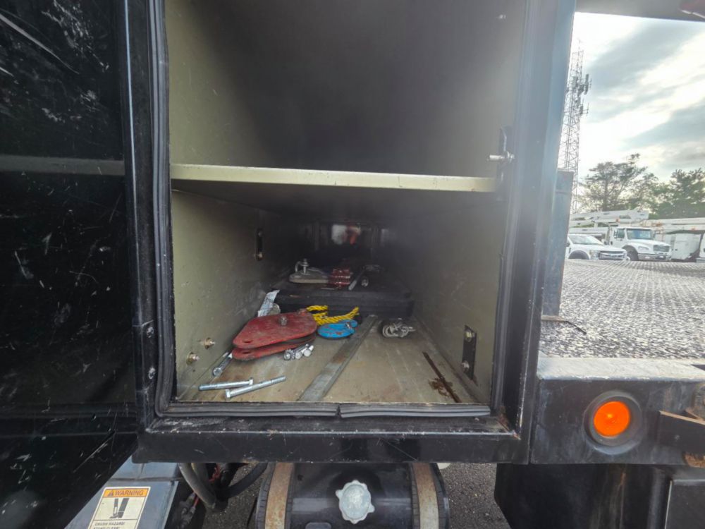 2015 Ford F-750 4x2 Elliott L-60R "Rail Gear Equipped" Aerial Truck