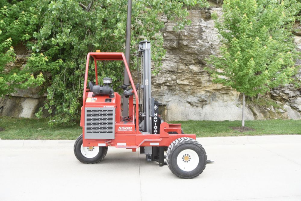 5,500 lbs Forklift