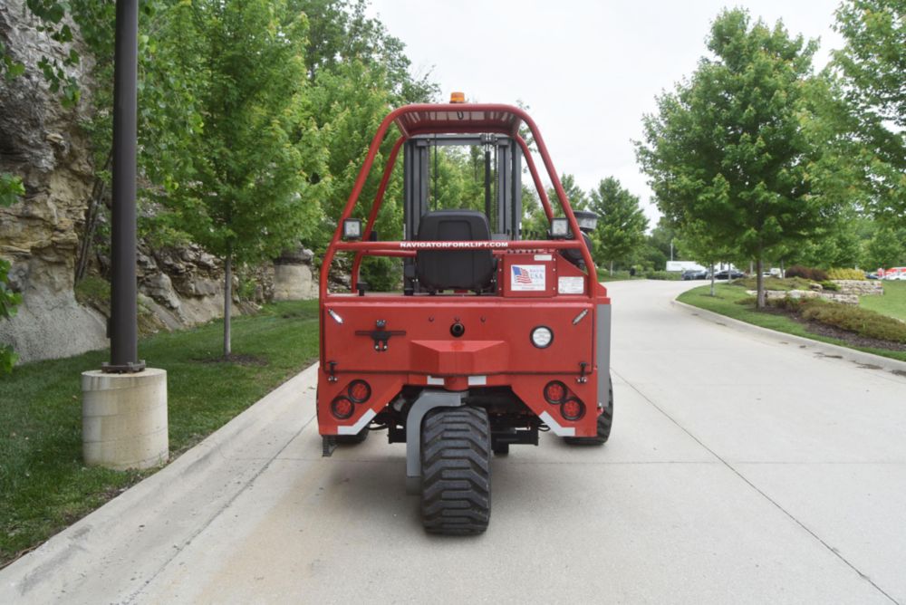 5,500 lbs Forklift
