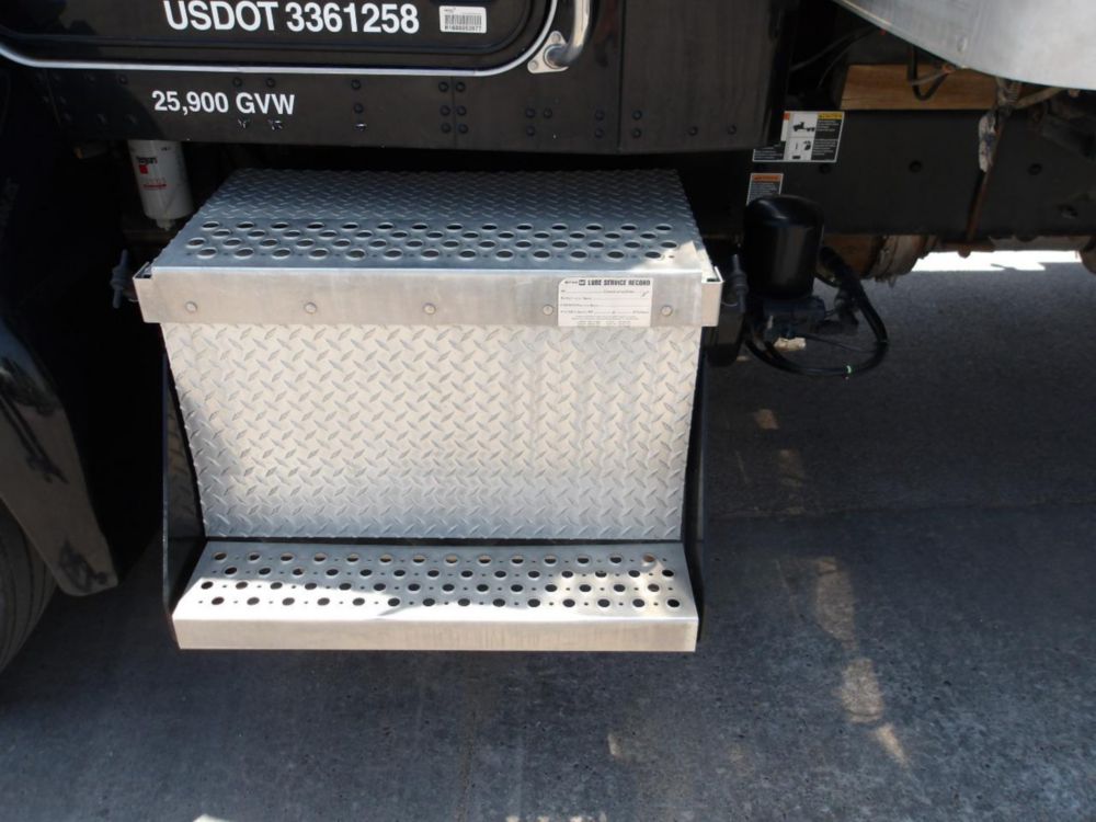 2014 Kenworth T-370 Curtain Side Box Truck