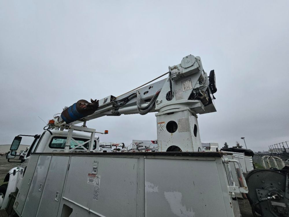 2015 Freightliner M2 Diesel 4x4 Terex Commander 4047 Digger Derrick Truck