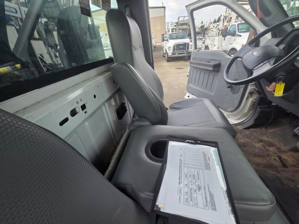 2015 Ford F-750 4x2 Elliott L-60R "Rail Gear Equipped" Aerial Truck