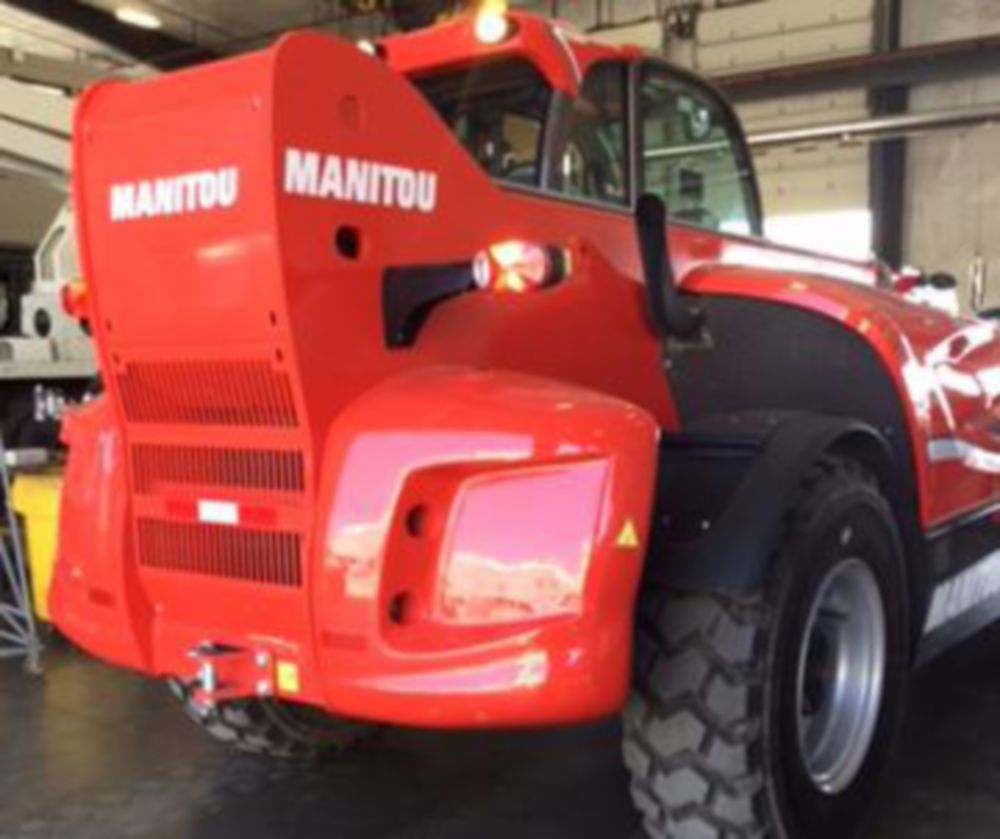 19,800 lbs 45.11 ft 176 hp Enclosed Cab Telehandler