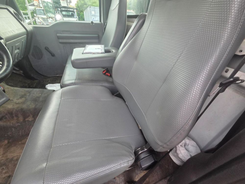2015 Ford F-750 4x2 Elliott L-60R "Rail Gear Equipped" Aerial Truck