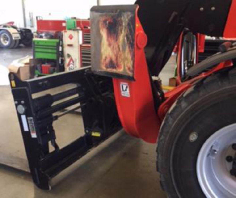 19,800 lbs 45.11 ft 176 hp Enclosed Cab Telehandler