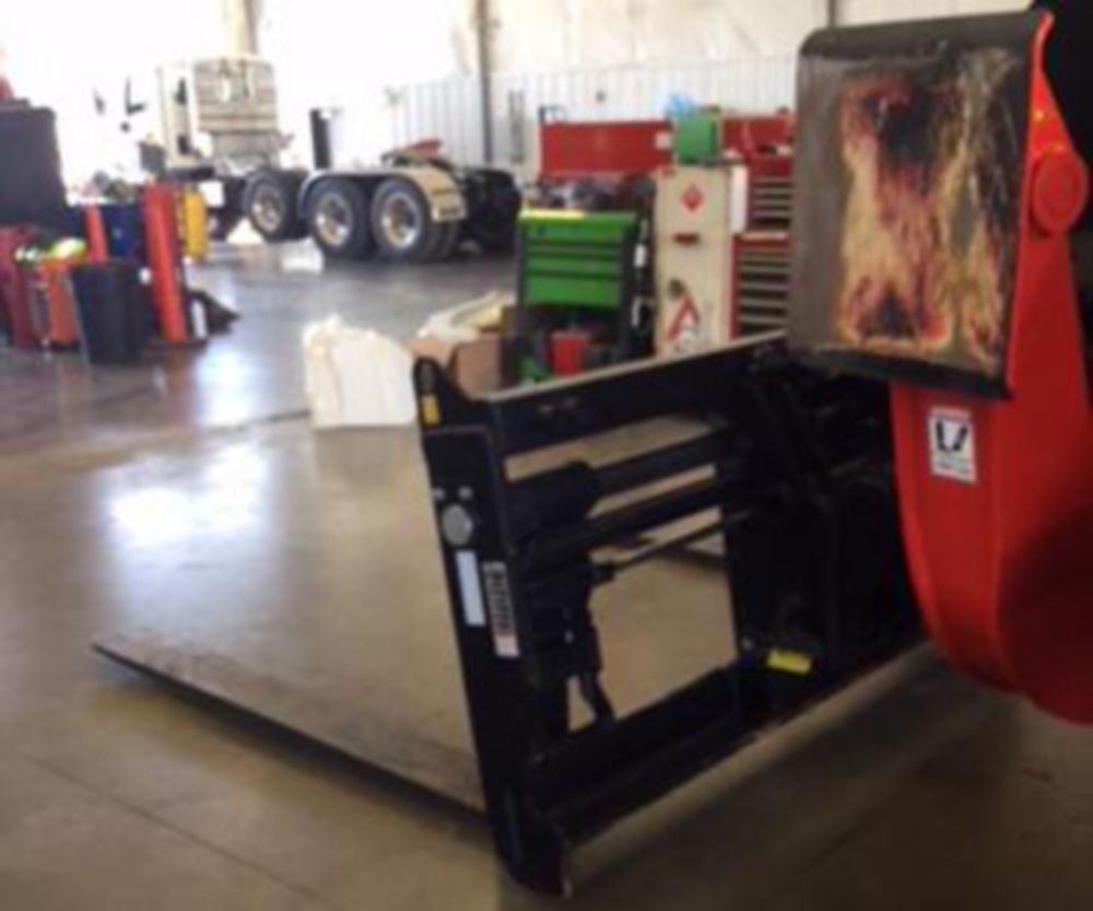 19,800 lbs 45.11 ft 176 hp Enclosed Cab Telehandler