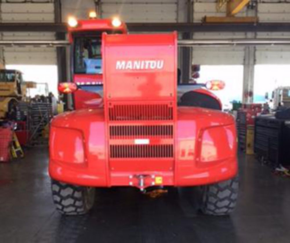 19,800 lbs 45.11 ft 176 hp Enclosed Cab Telehandler