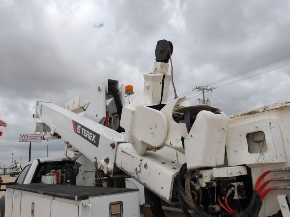 2019 Ford F-550 4x4 Terex LTM-40 Material Handler Bucket Truck