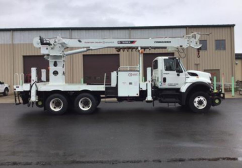 60 ft 30,000 lbs AWD Hi-Rail Digger Derrick