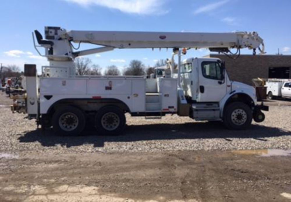 60 ft 30,000 lbs Hi-Rail Digger Derrick