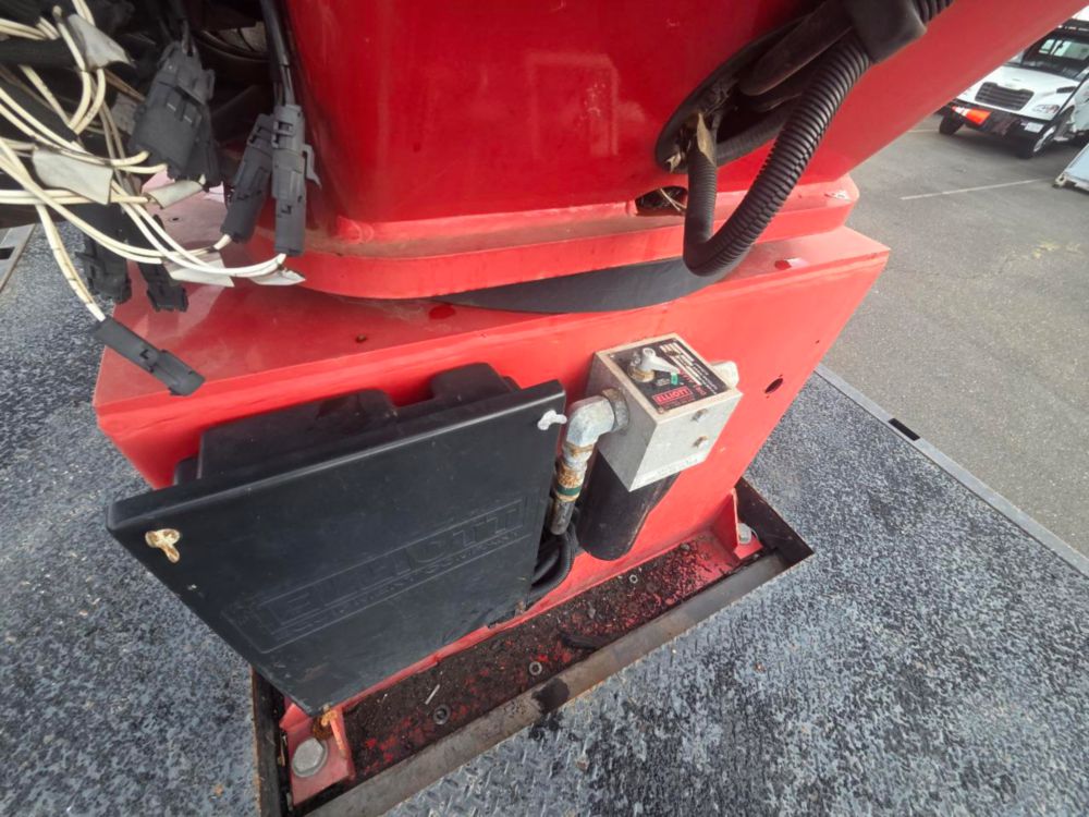 2015 Ford F-750 4x2 Elliott L-60R "Rail Gear Equipped" Aerial Truck