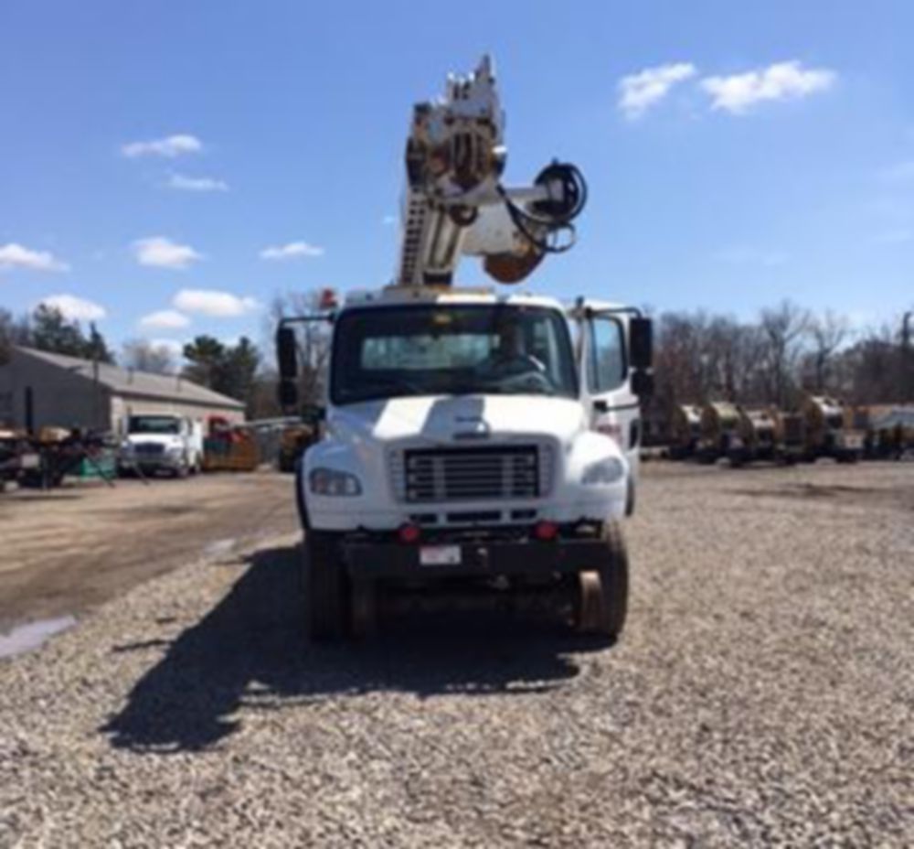 60 ft 30,000 lbs Hi-Rail Digger Derrick