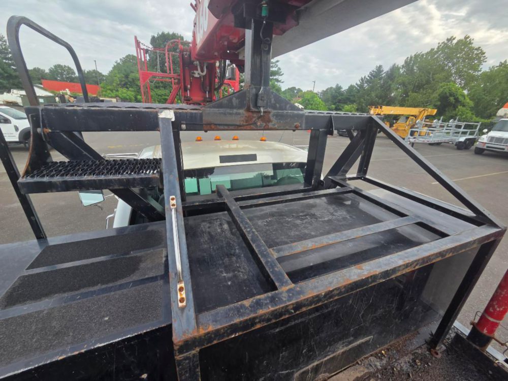 2015 Ford F-750 4x2 Elliott L-60R "Rail Gear Equipped" Aerial Truck