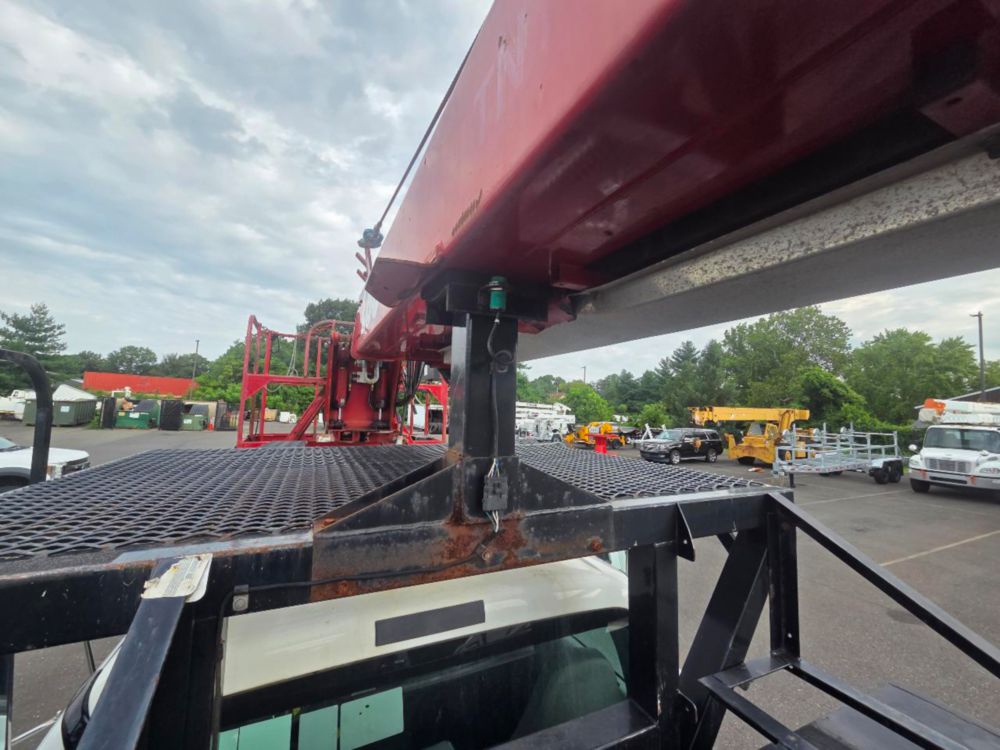 2015 Ford F-750 4x2 Elliott L-60R "Rail Gear Equipped" Aerial Truck