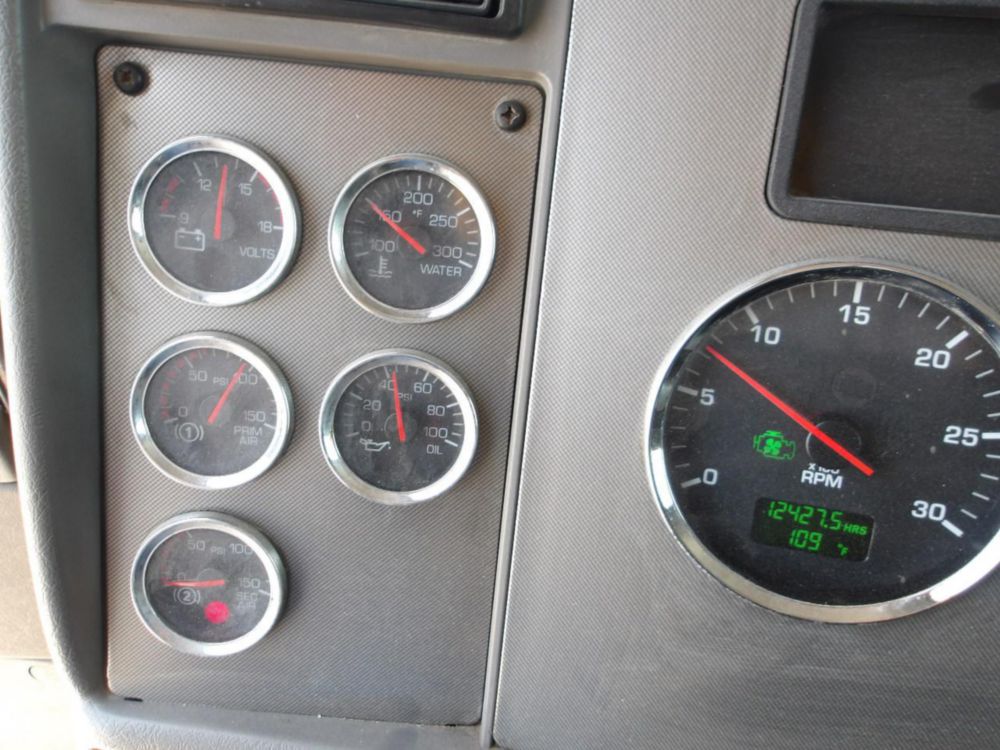 2014 Kenworth T-370 Curtain Side Box Truck