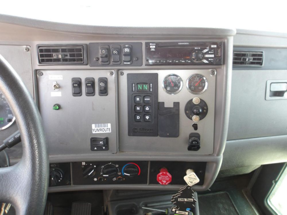 2014 Kenworth T-370 Curtain Side Box Truck
