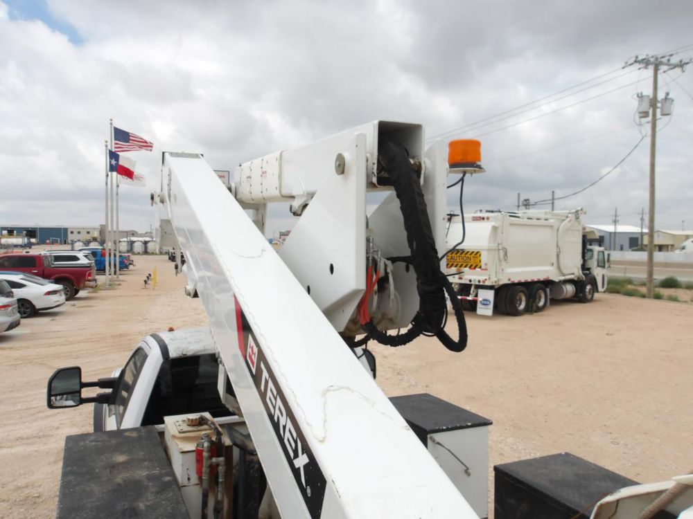 2019 Ford F-550 4x4 Terex LTM-40 Material Handler Bucket Truck