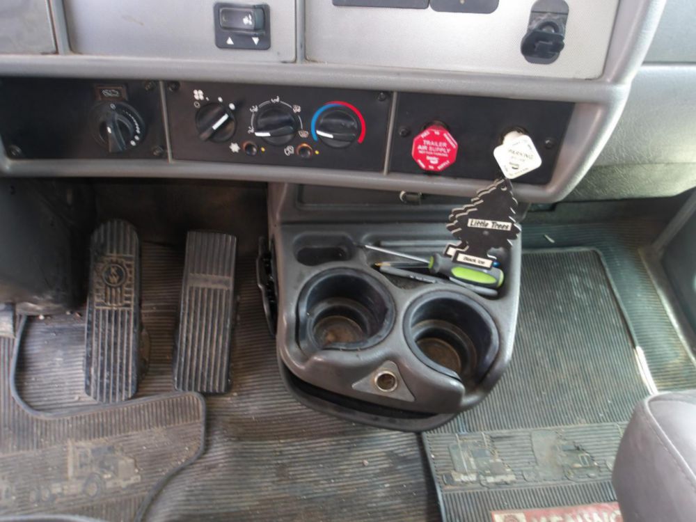 2014 Kenworth T-370 Curtain Side Box Truck