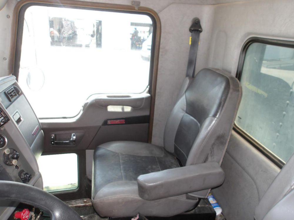2014 Kenworth T-370 Curtain Side Box Truck