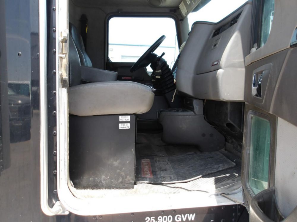 2014 Kenworth T-370 Curtain Side Box Truck