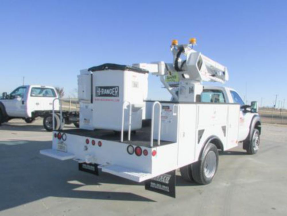 40 ft Insulated Material Handling Hi-Rail Bucket Truck