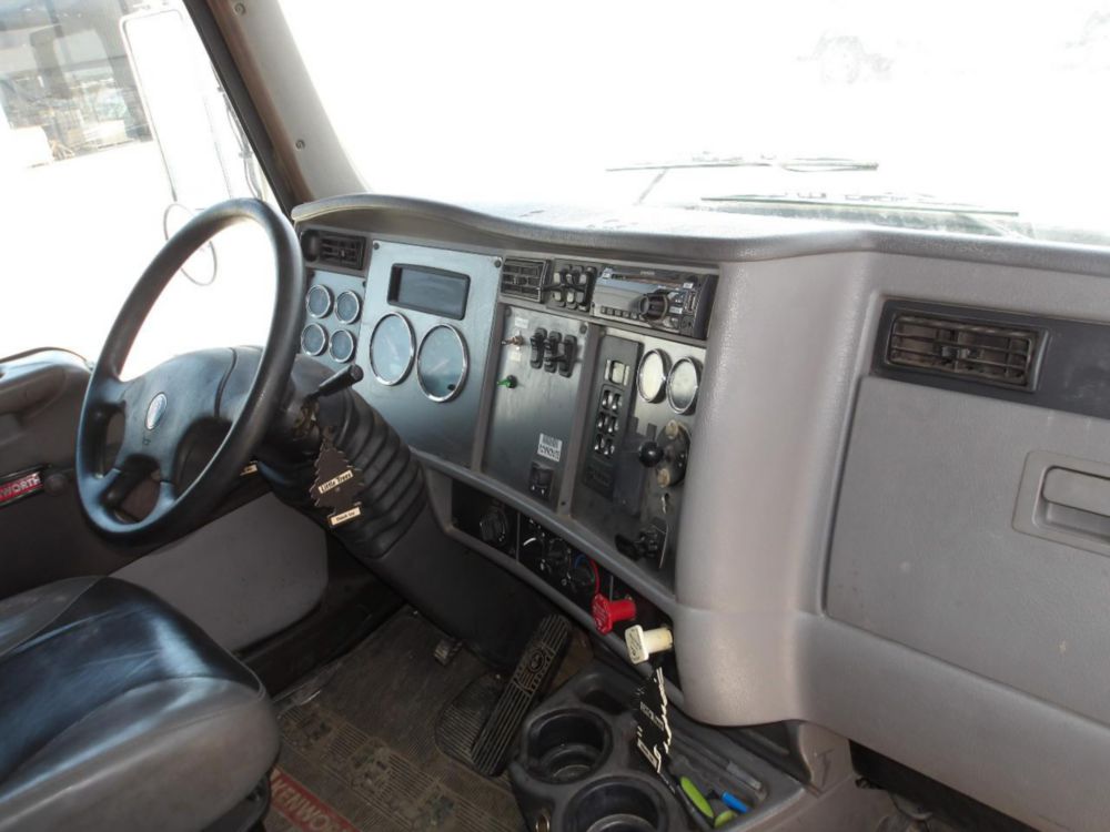2014 Kenworth T-370 Curtain Side Box Truck