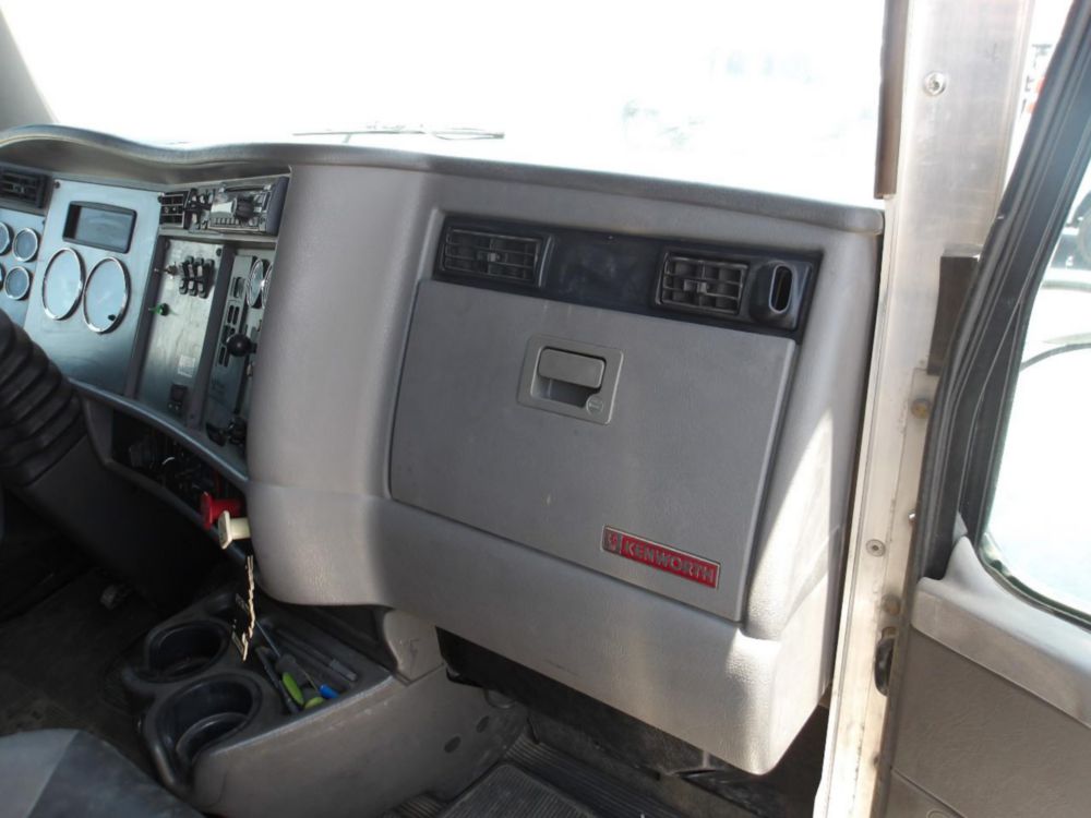 2014 Kenworth T-370 Curtain Side Box Truck