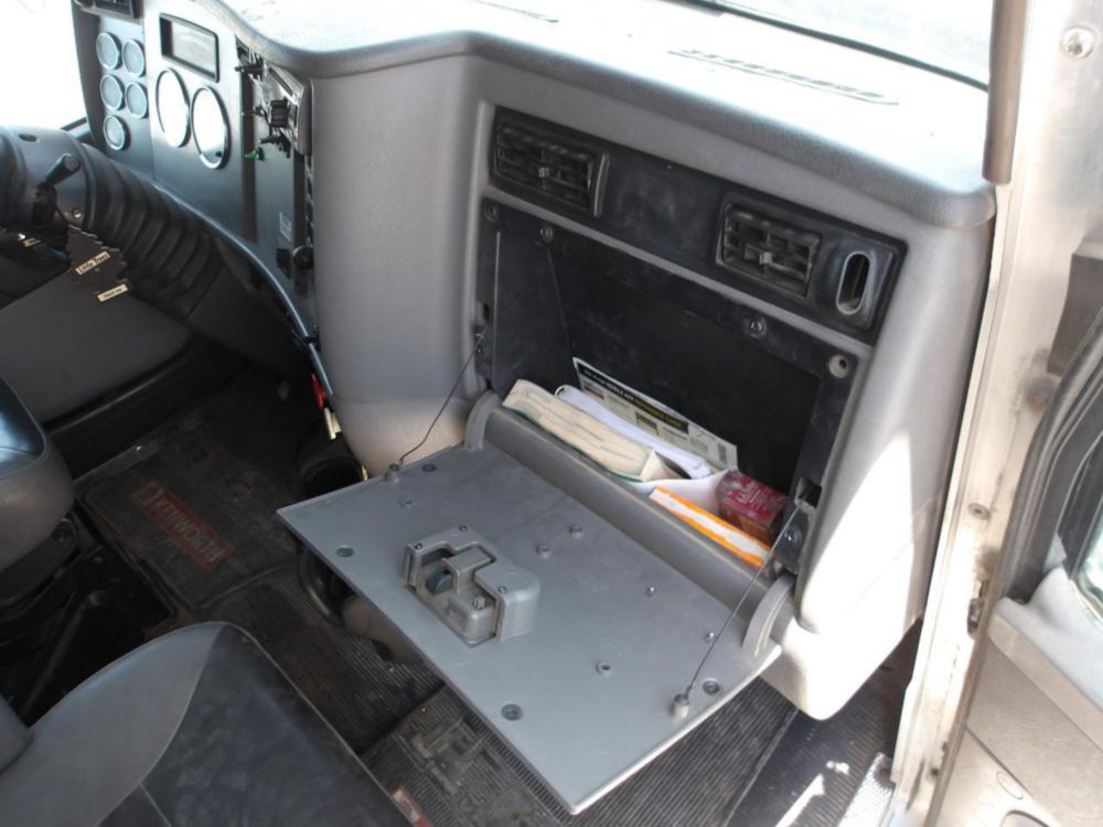 2014 Kenworth T-370 Curtain Side Box Truck