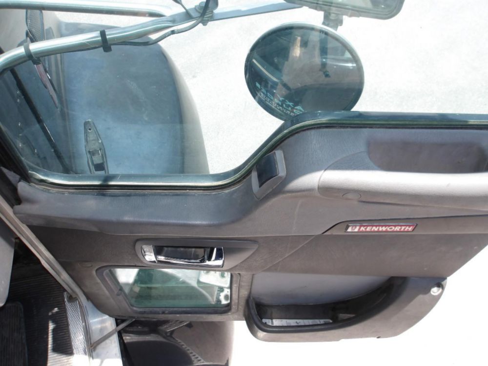 2014 Kenworth T-370 Curtain Side Box Truck