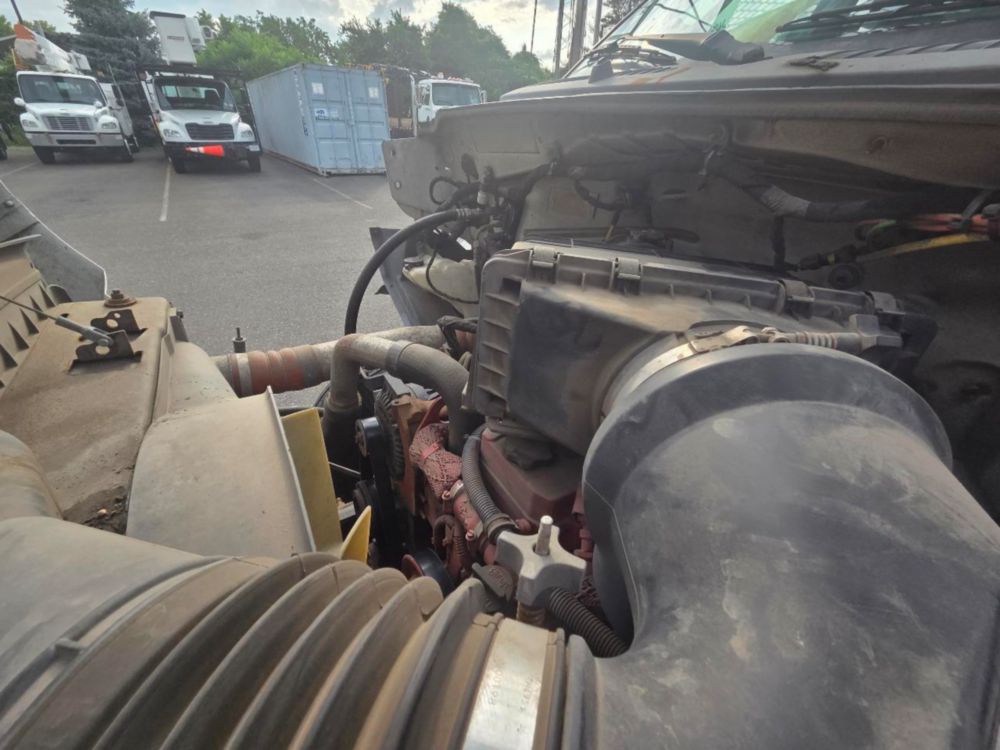 2015 Ford F-750 4x2 Elliott L-60R "Rail Gear Equipped" Aerial Truck