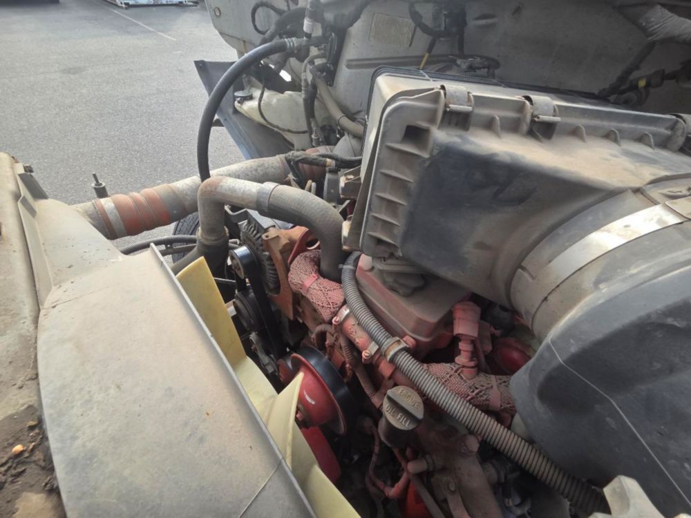 2015 Ford F-750 4x2 Elliott L-60R "Rail Gear Equipped" Aerial Truck