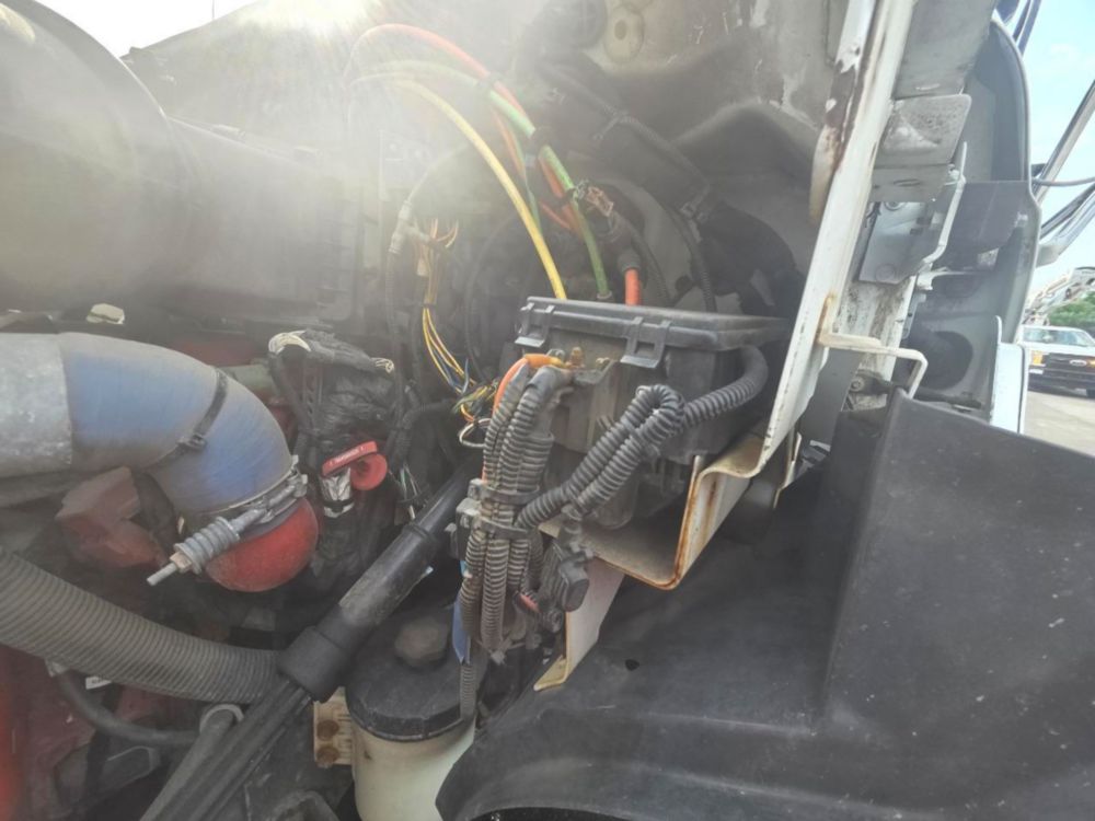 2015 Ford F-750 4x2 Elliott L-60R "Rail Gear Equipped" Aerial Truck