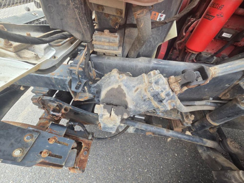 2015 Ford F-750 4x2 Elliott L-60R "Rail Gear Equipped" Aerial Truck