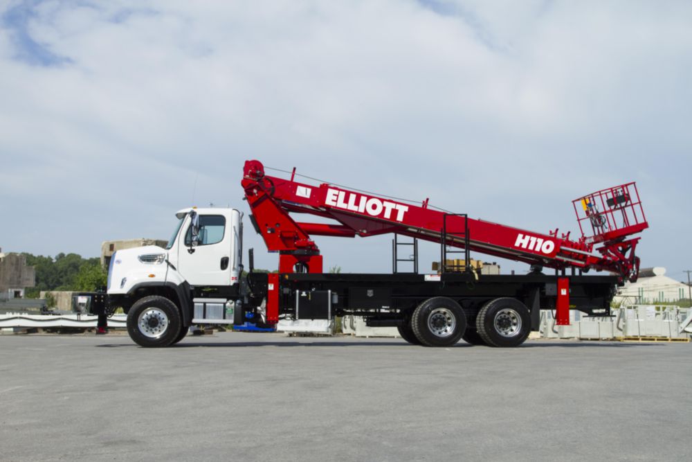 117 ft Non Insulated AWD Hi-Rail Aerial
