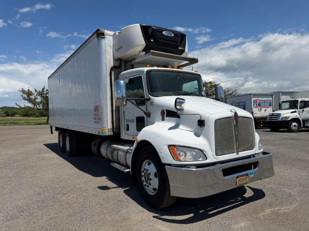 2016 Kenworth T-300 Tandem Axle Reefer Truck