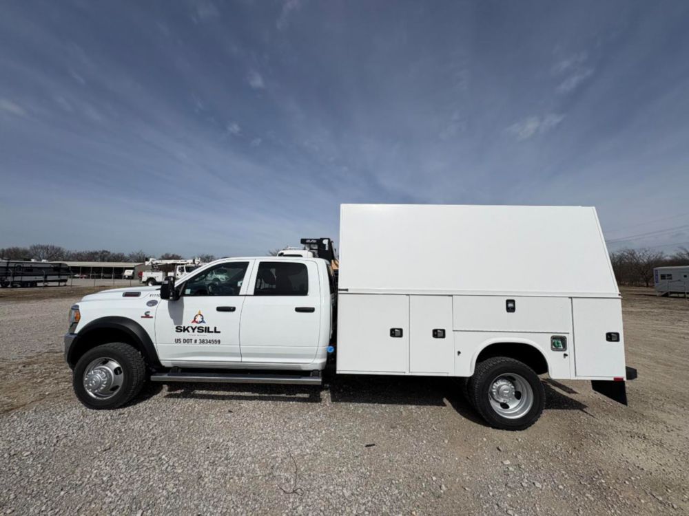 "Almost New" 2024 Dodge Ram 4x4 Crew Cab 5500 Knapheide KUV Service Truck
