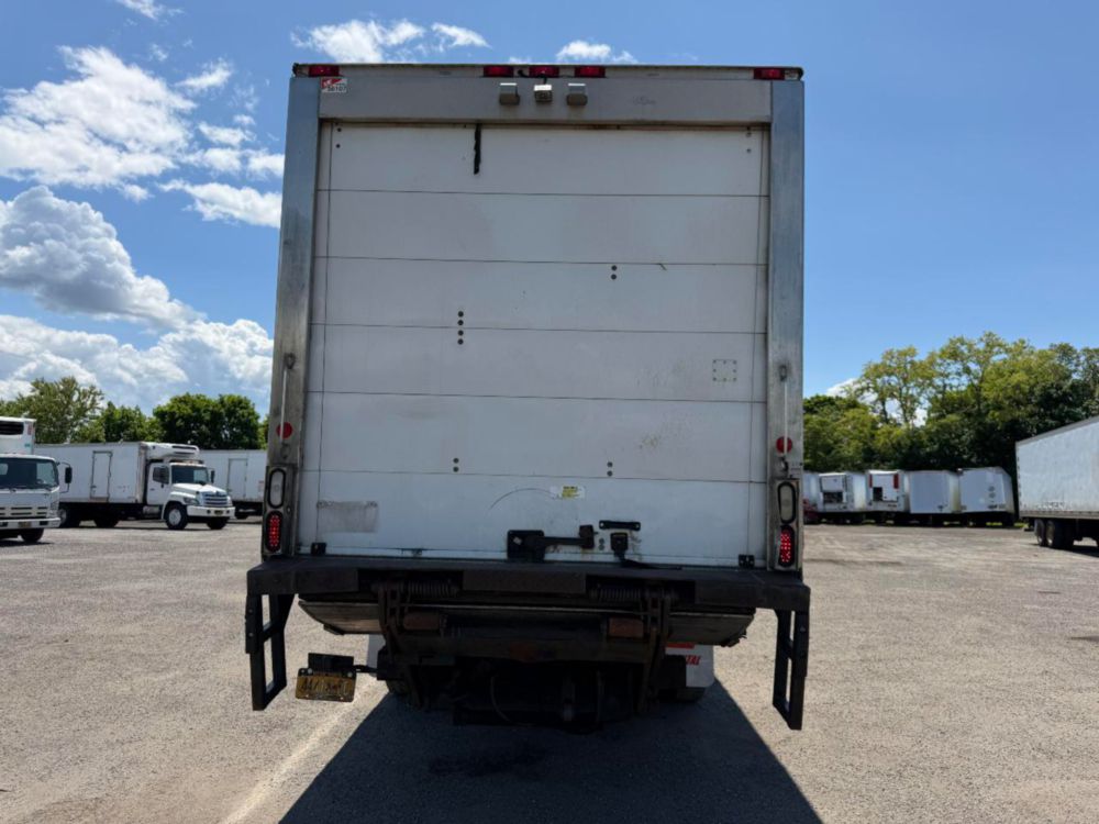 2016 Kenworth T-300 Tandem Axle Reefer Truck