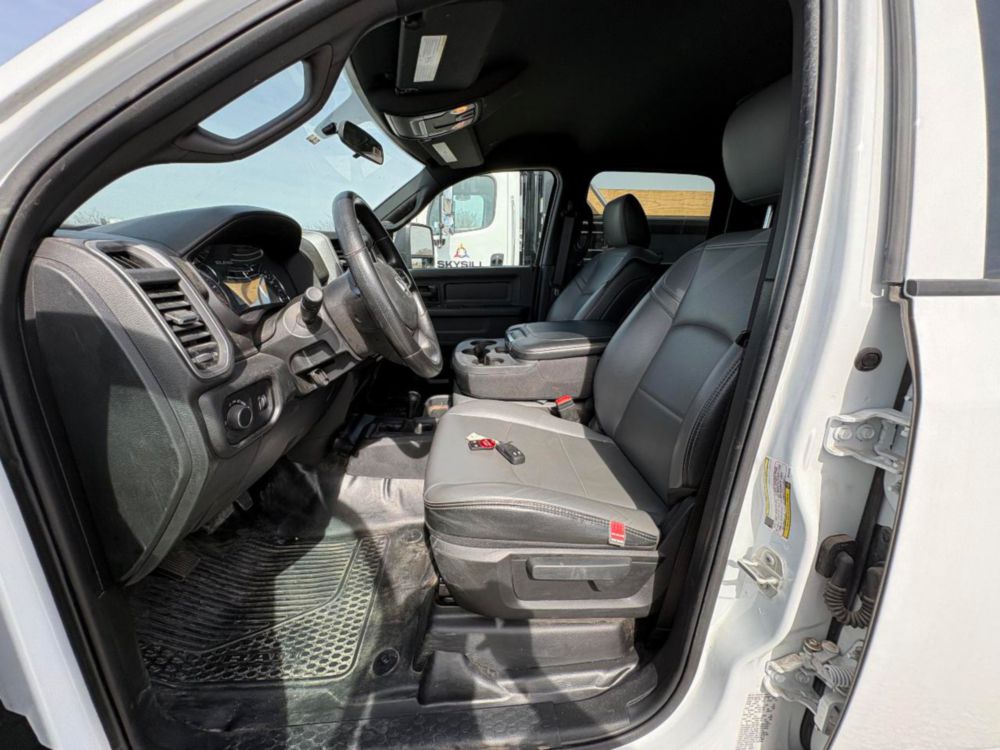 "Almost New" 2024 Dodge Ram 4x4 Crew Cab 5500 Knapheide KUV Service Truck