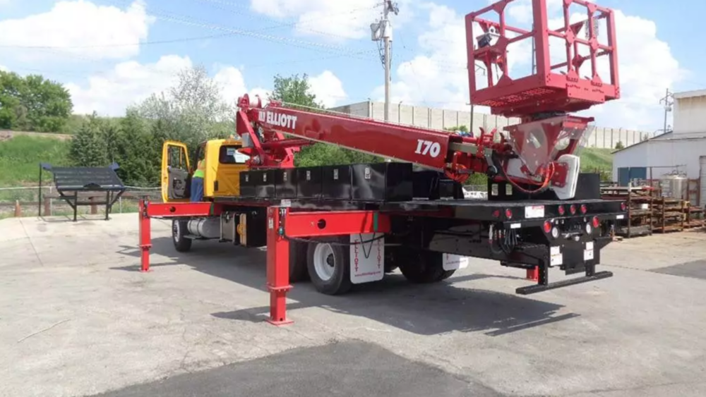 75 ft Insulated Hi-Rail Aerial