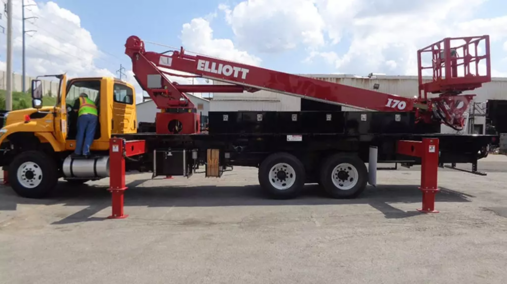 75 ft Insulated Hi-Rail Aerial