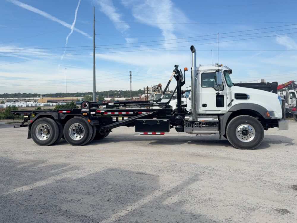 2026 Mack GR64BR 6x4 Galbreath U5-OR-174 Roll-Off Truck