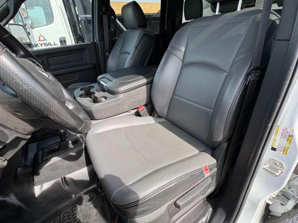 "Almost New" 2024 Dodge Ram 4x4 Crew Cab 5500 Knapheide KUV Service Truck